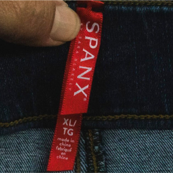 Spanx Size XL Dark Wash Distressed Pull On Raw Hem Skinny Cotton Stretch Jeans - Picture 5 of 8